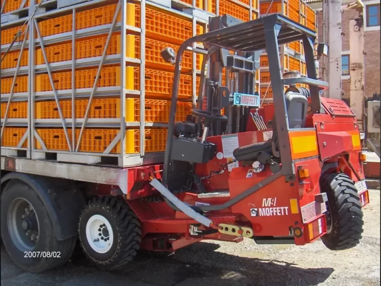 Moffett M9 forklift
